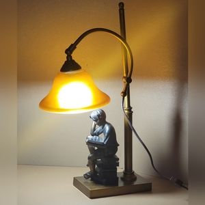 BEAUTIFUL VINTAGE BRONZE LOOK 22" GLASS SHADE BOY READING BOOK TABLE LAMP